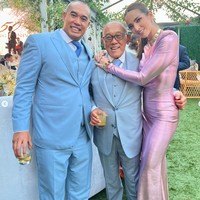 Ayah mertua Nia, Aburizal Bakrie, diketahui baru saja merayakan ulang tahun pernikahannya yang ke-50 bersama Tatty Murniatriati. Untuk merayakannya, ia pun menggelar pesta di California, Amerika Serikat. Foto: Instagram/@ramadhaniabakrie