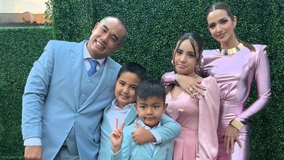 6 Gaya Nia Ramadhani & Keluarga Hadiri Ultah Pernikahan Mertua di Amerika