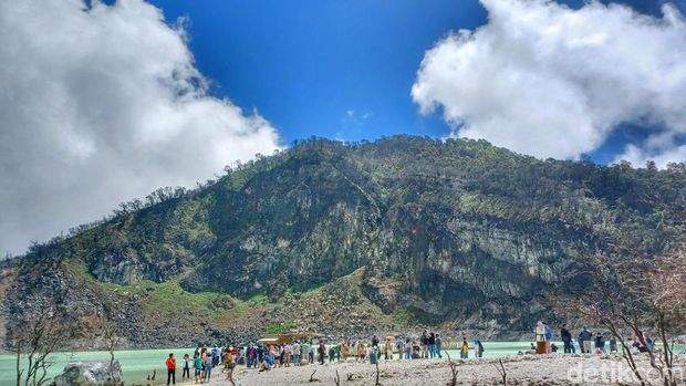 Onjek wisata Kawah Putih Bandung
