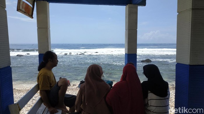 Pantai Pidakan Pacitan Jadi Rekomendasi Libur Tahun Baru Pantai Pidakan di Pacitan bisa menjadi rekomendasi saat Libur Tahun Baru,Minggu (31/12/2023).