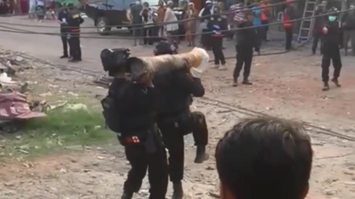 Peluru diduga mortir yang meledak di Bangkalan menewaskan 1 orang korban.