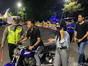 Puluhan Remaja Hendak Tahun Baruan ke Surabaya Diputar Balik di Bundaran Waru