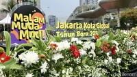 Beberapa pertunjukan lain juga disajikan untuk menghibur masyarakat, seperti drone show, watermist show, dan video mapping. Kemudian, Pemprov DKI juga akan turut menggelar bazar kuliner UMKM dan late night shopping di pusat-pusat perbelanjaan di sepanjang Sudirman-Thamrin