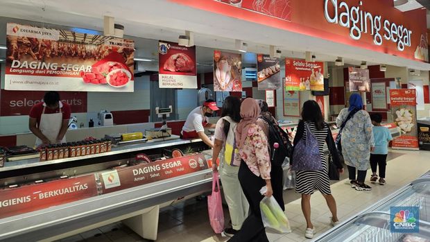 Pesta diskon Transmart Full Day Sale kembali digelar selama akhir pekan ini (30-31 Desember 2023). (CNBC Indonesia/Intan Rakhmayanti Dewi)