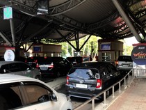 H-1 Tahun 2024, Antrean Mobil Padati Pintu Masuk Ancol