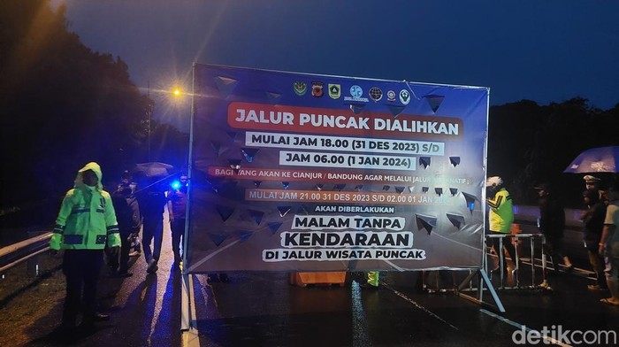 Polisi Tutup Akses Kendaraan Menuju Puncak Bogor Via Tol Jagorawi