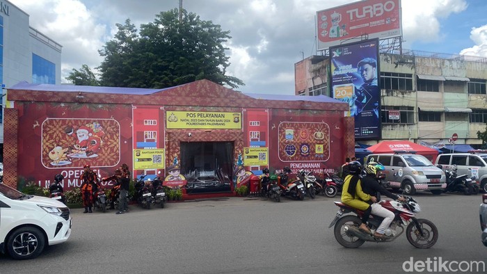 Pos Pelayanan Air Mancur Operasi Lilis Musi di kawasan Bundaran Air Mancur, Palembang.