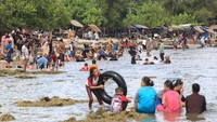Ada pun objek wisata yang dituju seperti wisata pantai, wisata pemandian air terjun dan wahana permainan anak.