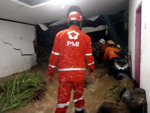 Tanggul Irigasi di Banjarnegara Jebol, 1 Rumah-2 Mobil Rusak