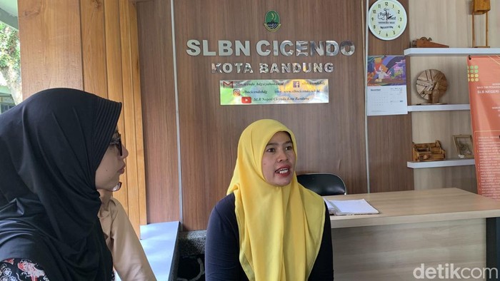 Salah satu orang tua siswi berprestasi di SLBN Cicendo