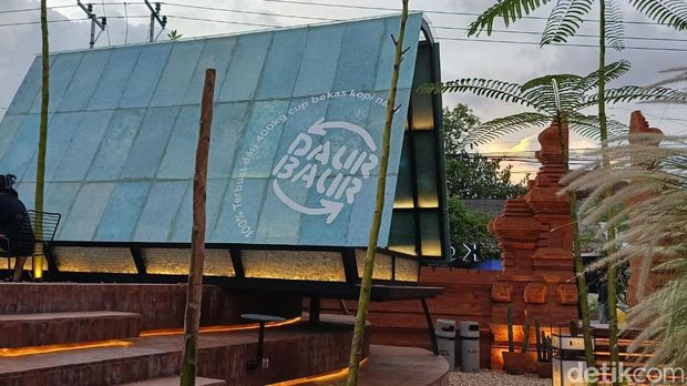 Suasana di Kopi Nako Bali, Jalan Drupadi Nomor 32 Denpasar, Bali pada Sabtu (30/12/2023). (Ni Made Lastri Karsiani Putri-detikBali)