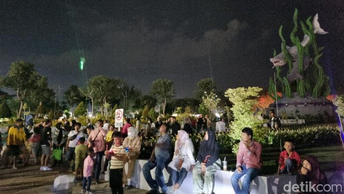 Tahun Baru di Taman Suroboyo