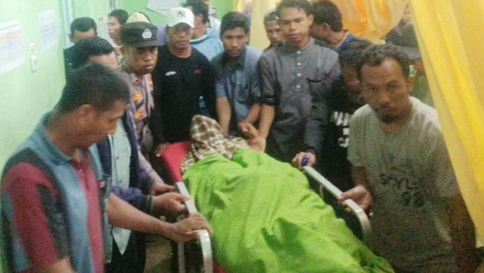 Yani (38) korban meninggal dunia tersambar petir di Desa Kala, Kecamatan Donggo, Kabupaten Bima, NTB, Minggu (31/12/2023). (Dok. Polsek Donggo)