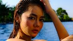 6 Potret DJ Zabylla Basah-basahan