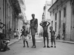 Karya Jawara Kontes Foto Hitam Putih yang Menyihir Mata