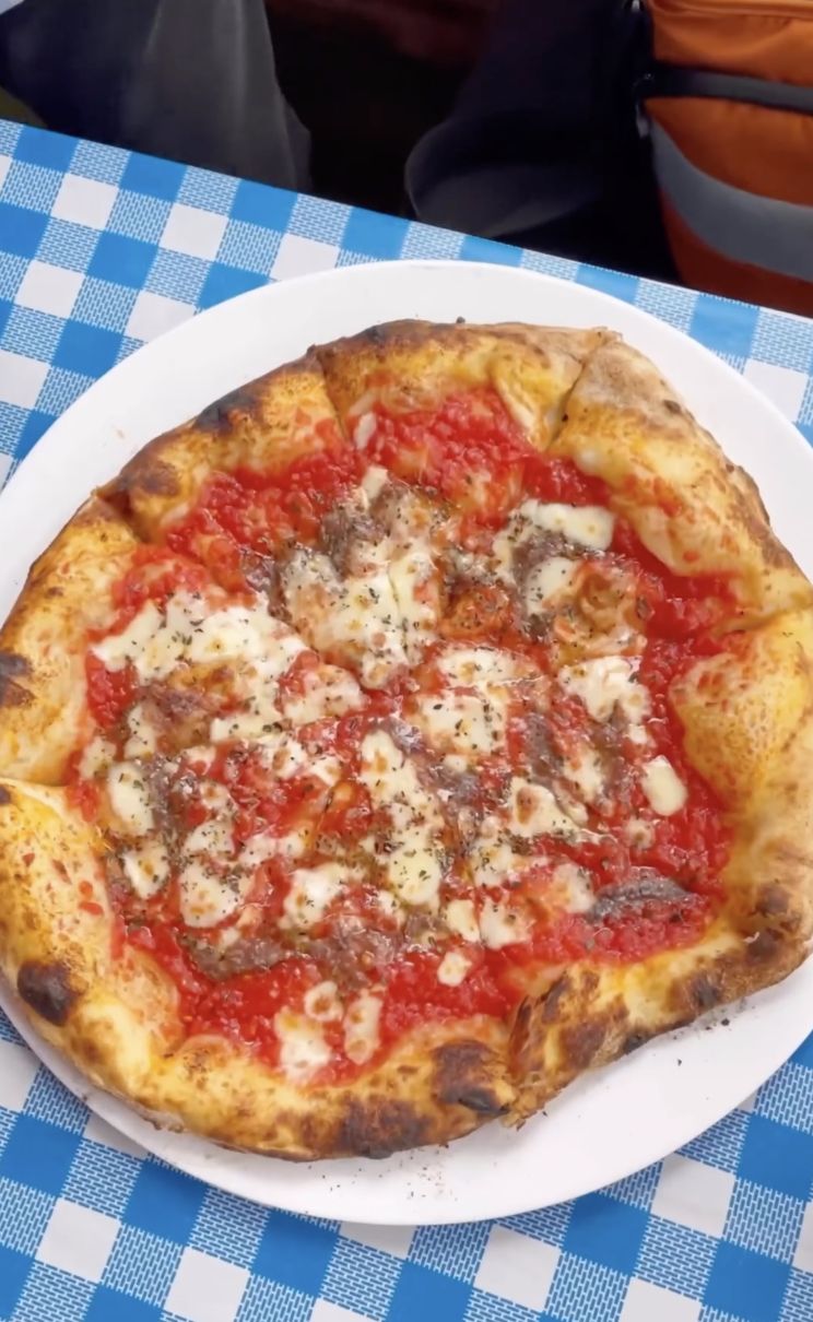 5 Rekomendasi Pizza Hits Buat Camilan Enak di Awal Tahun