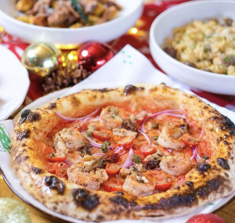 5 Rekomendasi Hidangan Pizza untuk Camilan Enak di Awal Tahun