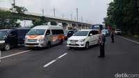 Kendaraan diarahkan ke rest area KM 121 melalui gerbang tol Padalarang. Maupun ke rest area KM 97 Purwakarta
