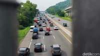 Polisi menyebut sekitar 13 ribu kendaraan sudah melintasi Tol Cipularang KM 125 dari Bandung arah Jakarta.