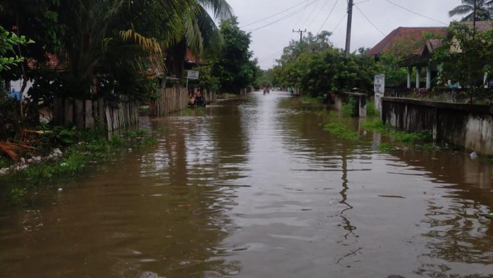 Banjir di 2 kecamatan di Muratara meluas ke 2 kecamatan lain.