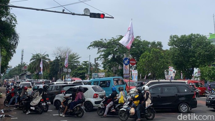 Jalan arah Ragunan macet, lalin dialihkan (Mulia/detikcom)