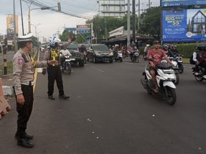 Arus Balik Libur Tahun Baru, Perempatan Taman Dayu dari Arah Malang Padat