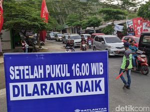 Puncak Liburan Tahun Baru di Pantai Tulungagung-Trenggalek, JLS Padat