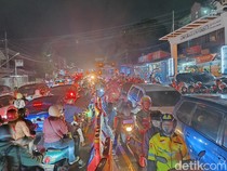 Video: 91.000 Kendaraan Melintas di Puncak hingga Malam Ini