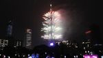 Kembang Api Terangi Gedung Tertinggi di Taiwan