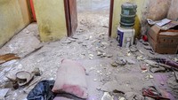 Jumlah rumah rusak akibat gempa tercatat 238 unit. Dari total rumah yang rusak itu, 138 unit di antaranya rusak ringan, dan 100 unit rusak berat. 