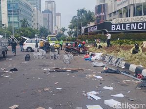 DLH DKI: 130 Ton Sampah Terkumpul dari Malam Perayaan Tahun Baru