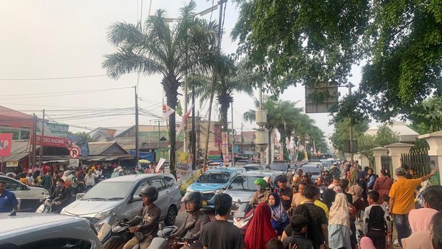 Lalin sekitar Ragunan macet parah akibat wisatawan mulai pulang (Mulia/detikcom)