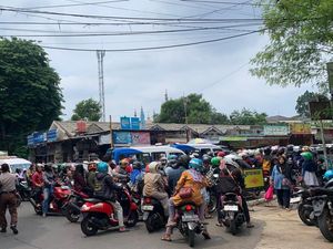 Cerita Warga Parkir di Minimarket demi Hindari Macet Parah ke Ragunan
