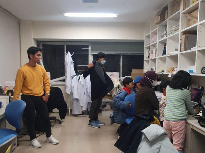 Mahasiswa Indonesia mengungsi di shelter pascagempa Jepang M 7,5