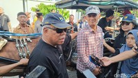 Kondisi topi menteri basuki yang berwarna memudar itu bukan karena tidak pernah dicuci atau dibersihkan. Namun karena memang terpaan sinar matahari yang menyengat di Lapangan. Foto: Anang Firmansyah/detikJateng