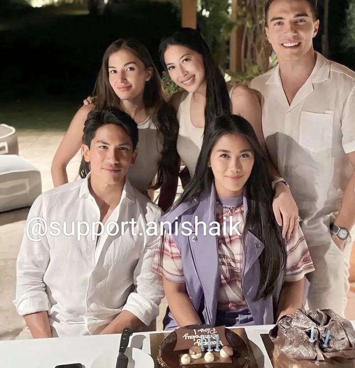 Pangeran Mateen Kulineran Bareng Calon Istri, Ini Momen Manisnya Pangeran Mateen Kulineran Bareng Calon Istri, Ini Momen Manisnya