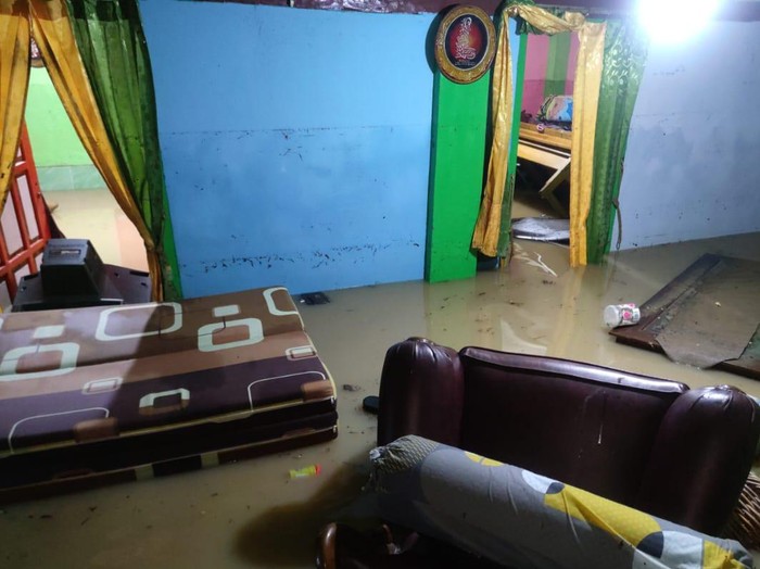 Penampakan rumah warga di Lahat yang terendam banjir