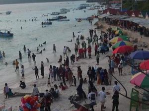 7.323 Wisatawan Padati Tanjung Bira Bulukumba Saat Pergantian Tahun Baru