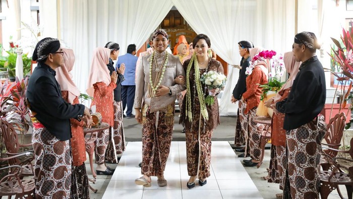 Kustini menyampaikan kegiatan ini menjadi menjadi wujud rasa syukur dan kebahagiaan atas terlaksananya pernikahan putra terakhir Bupati Sleman, Raudi Akmal.