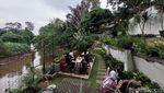 Foto: Kafe Instagramble di Tepi Sungai Ciliwung