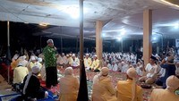 Kegiatan bertajuk ‘Mendoakan Kebaikan Bangsa dan Negara, Menjemput Takdir Peradaban Indonesia Emas dan Terwujudnya Perdamaian Dunia’, dihadiri Ketua Umum DPP Jaringan Santri Indonesia (JSI) Ustadz Sofwatillah Mohzaib, Sekjen DPP JSI Zulkarnaen, Ketua Umum Perkumpulan Pengajian Ilmu Tasawuf Thoriqoh Naqsabandiyah Provinsi Bengkulu Dempo Xler, para Guru Suluk dan Mursyid Thoriqoh Naqsabandiyah di wilayah Sumatera Bagian Selatan (Sumbagsel) dan jamaah Thoriqoh Naqsyabandiyah di seluruh Indonesia.