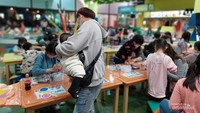 Kegiatan Do It Yourself di Crayon Factory