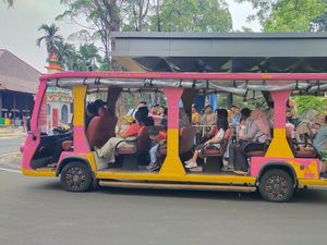 TMII Dipadati Pengunjung di Libur Tahun Baru 2024