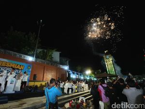 Ada Patung Liberty hingga Big Ben Sambut Tahun Baru 2024 di Kota Madiun