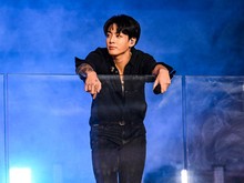 Jungkook BTS Meriahkan Natal 2025, Cover Lagu Nat King Cole