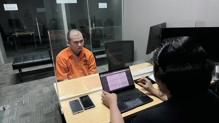 AB, pemilik akun TikTok @presiden_ono_niha yang ditangkap atas dugaan ujaran kebencian soal Papua dan donasi ke Palestina.