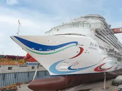 Penampakan Kapal Pesiar Raksasa Pertama Made In China