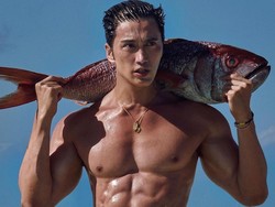 8 Potret Tampan Chuando Tan, Pria Paruh Baya dengan Fisik Bak Anak Muda