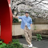 “Hal yang bagus bahwa kamu seseorang yang murah hati, aku ingin menjadi sebaik dirimu di usiaku yang 58 tahun, sehat dan itu menunjukkan bahwa kita bisa mempunyai kehidupan yang baik berapapun usia dan uang yang kita punya. Kita hidup dengan baik dan selaras dengan kehidupan,” puji salah satu pengguna Instagram. Foto: Instagram/@chuando_chuandoandfrey