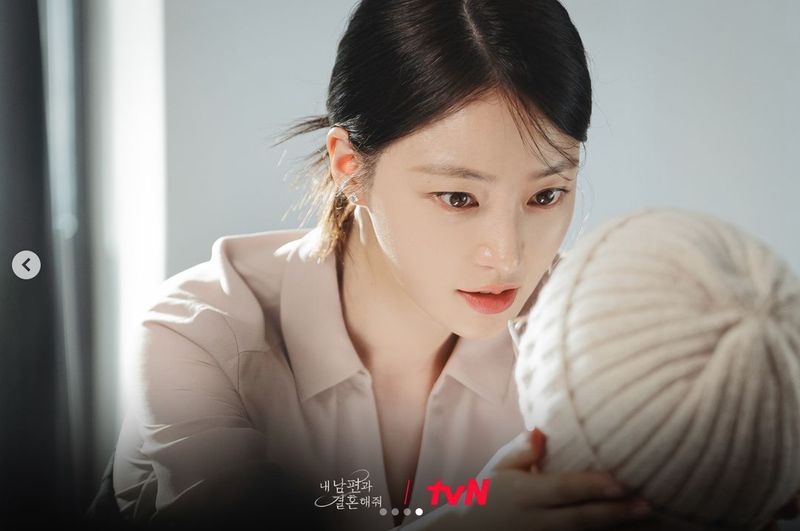 Sinopsis Drama Korea Marry My Husband dan 5 Fakta Menariknya